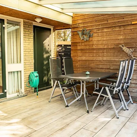 Furnished With Garden Vakantiehuis *