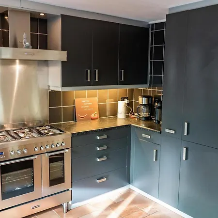 Furnished With Garden