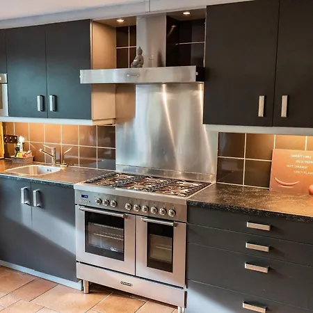 Furnished With Garden Vakantiehuis *