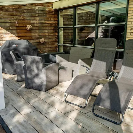 Σπίτι διακοπών Furnished With Garden Sint Maartensvlotbrug